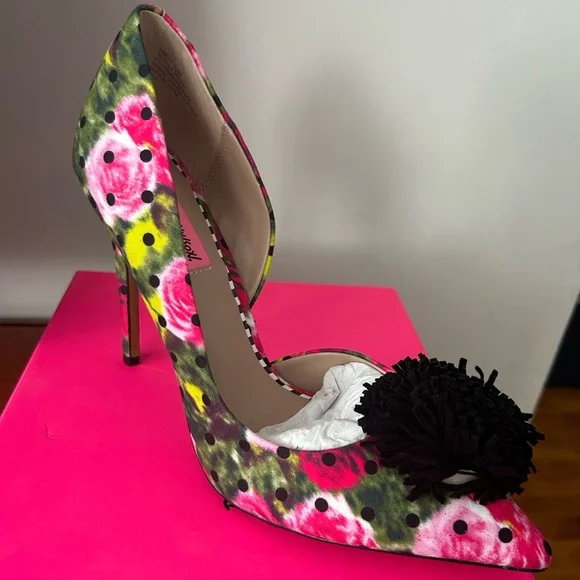 NWT Betsey Johnson funky pumps, size 9 1/2 US, new & never worn. - Picture 3 of 6